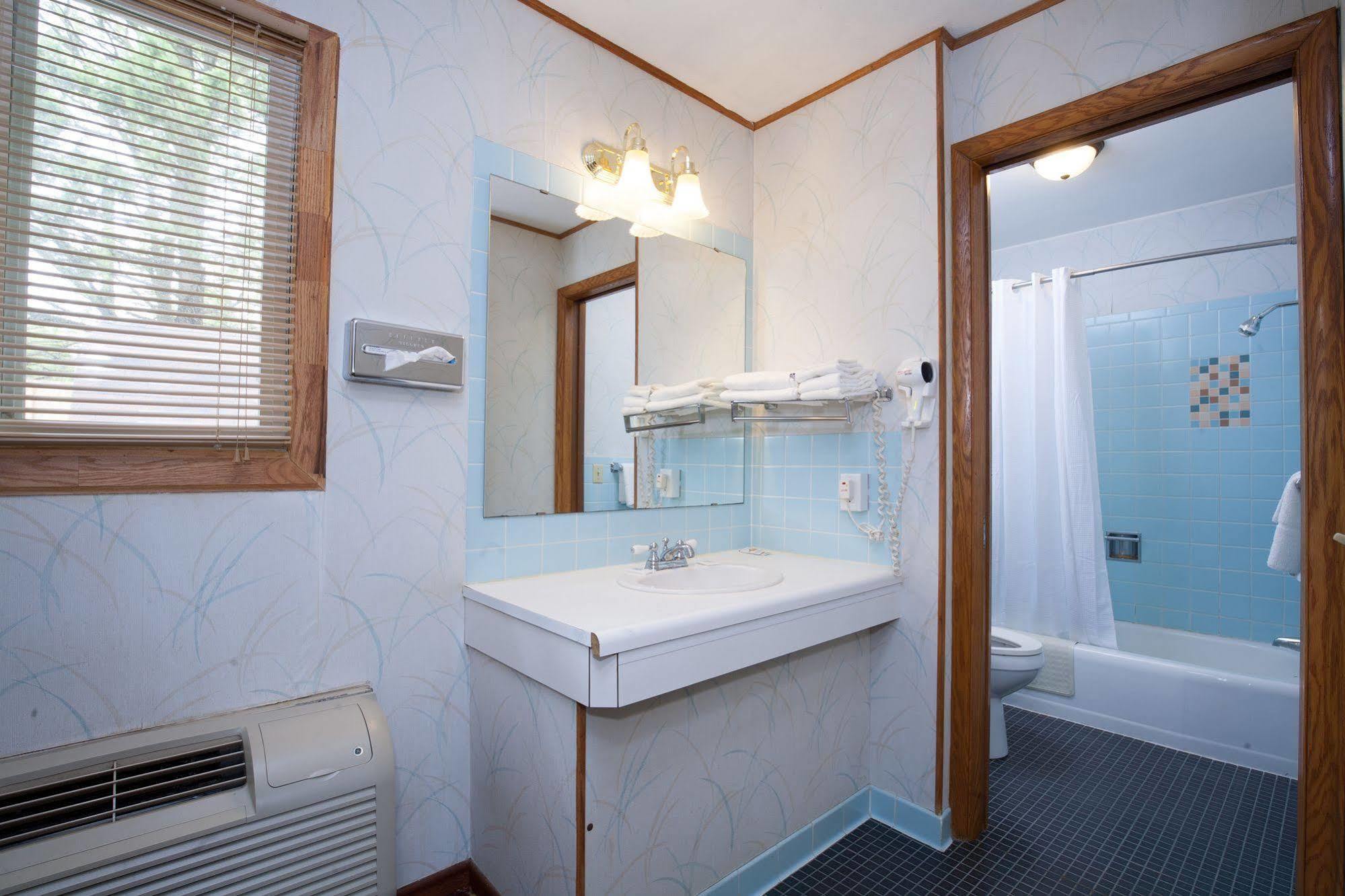 Park Motel Marshfield Bagian luar foto